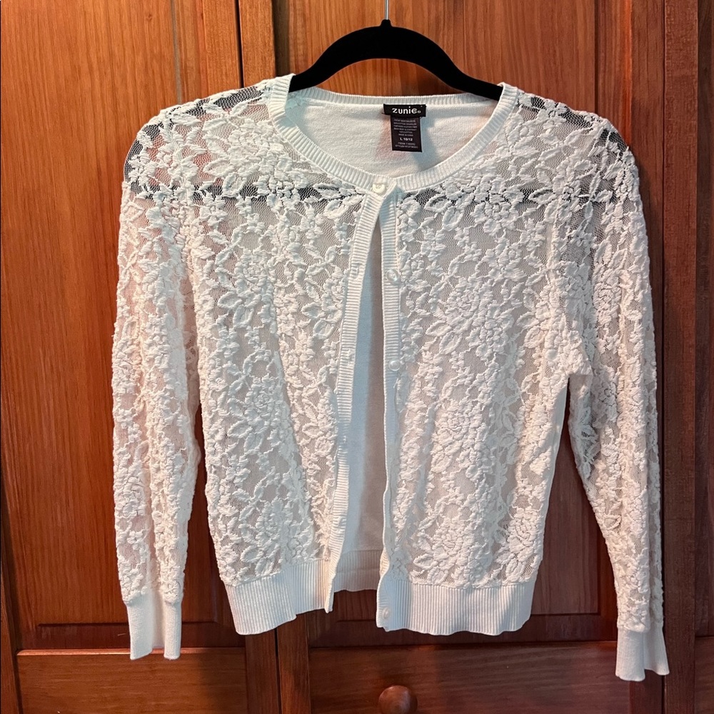 Zunie off while lace sweater